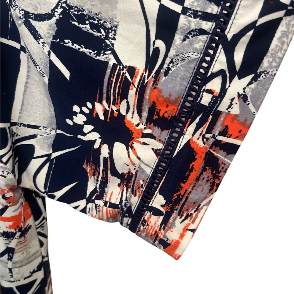 Abstract Floral Scoop Neck Top - Picture 2 of 3